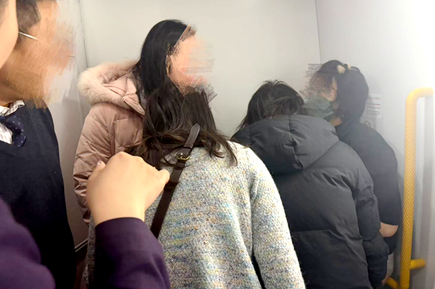 高铁上的生命守护——北京援皖专家紧急救援.png